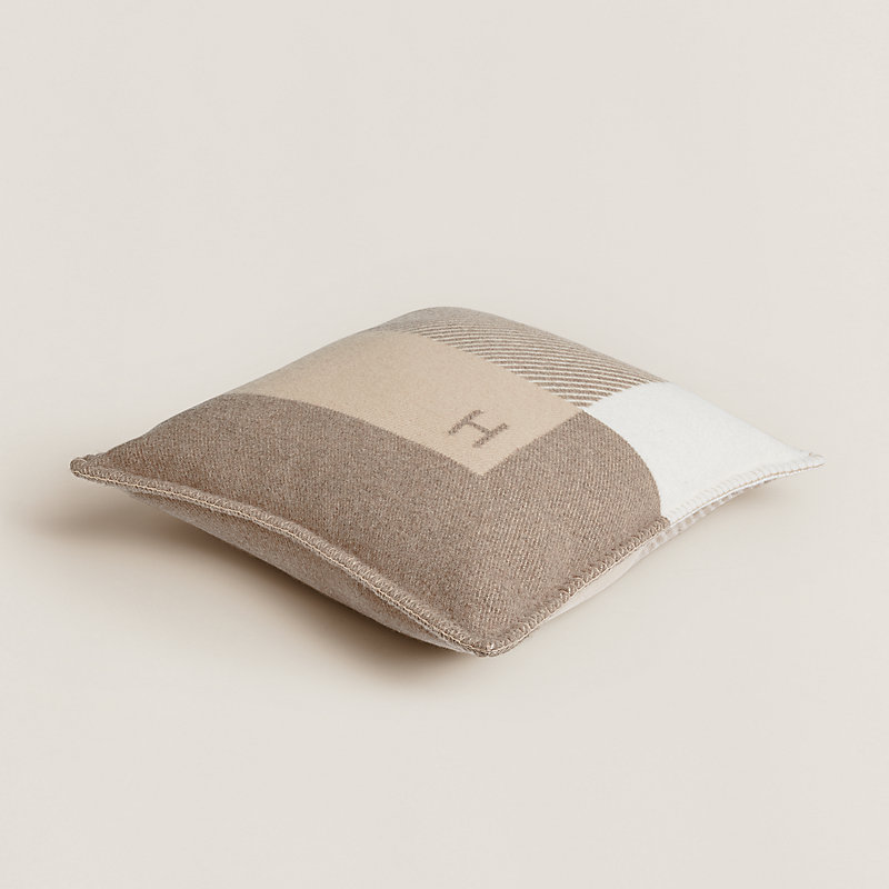 H Riviera pillow | Hermès hermes_country_selector_title